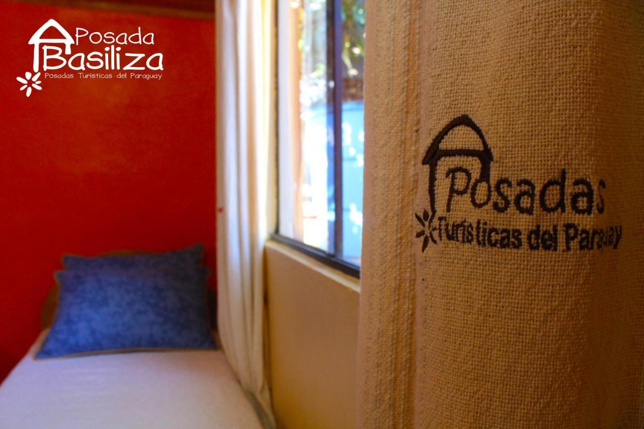 Posada Basiliza, Encarnacion Py酒店 外观 照片